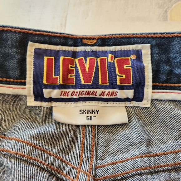 Vintage Levi's 511 Skinny - Picture 4 of 11